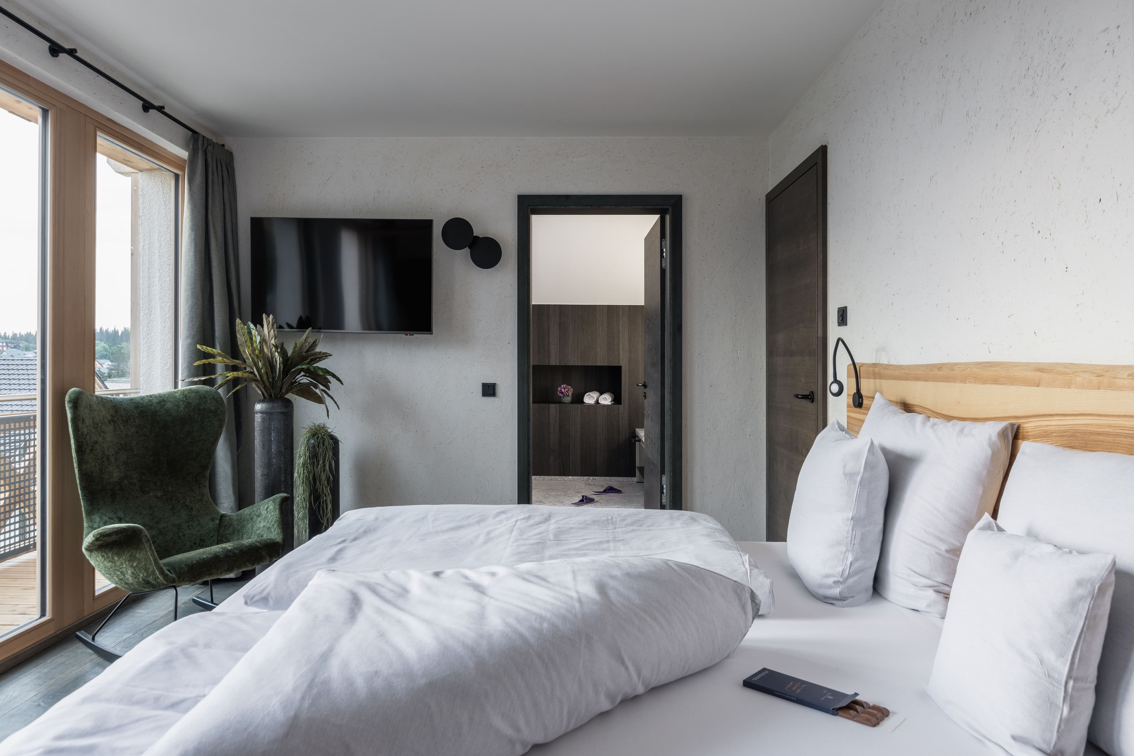 Grand Chalet Bett.jpg